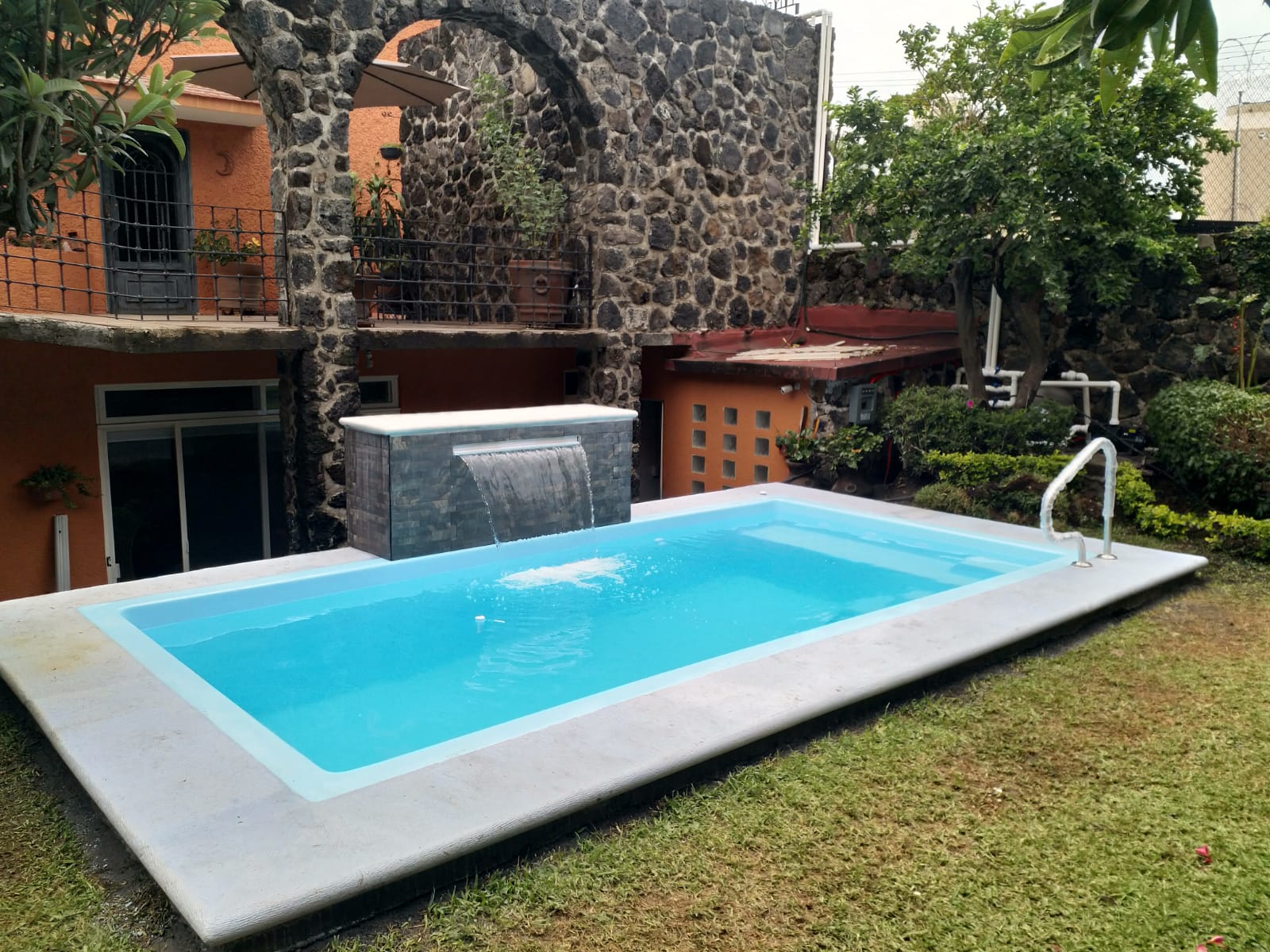 Alberca instalada en casa